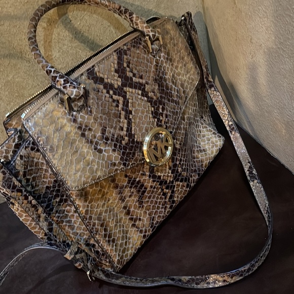 Michael Kors - Picture 3 of 3